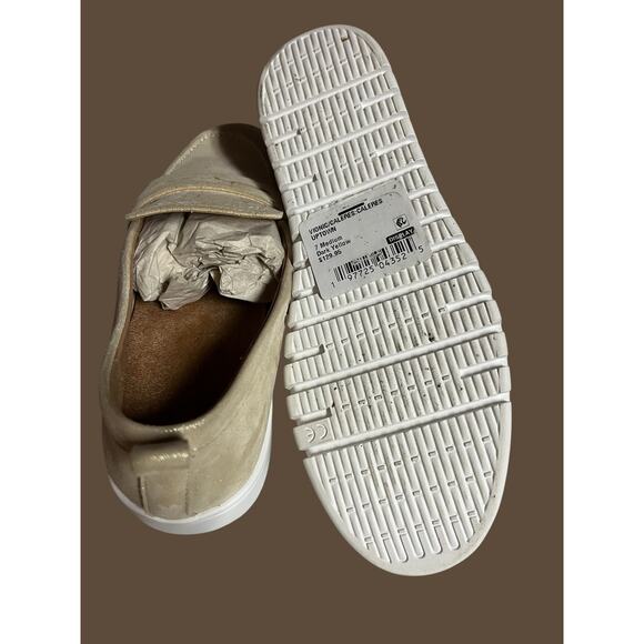 Vionic Uptown Loafer in Gold Shimmer Leather 7 - Picture 4 of 6